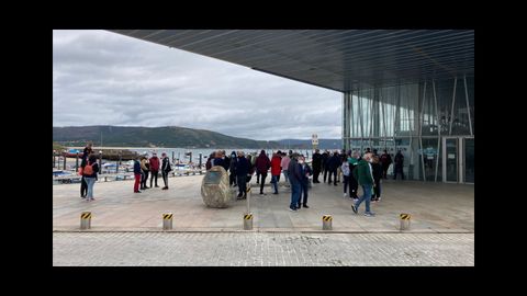 La protesta frente a la lonja de Fisterra