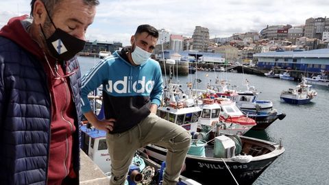 La protesta de los pescadores de bajura en el puerto de Vigo