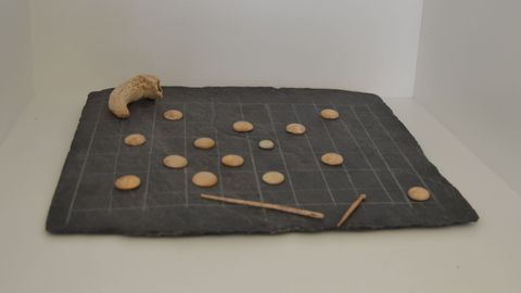Juegos de mesa hallado en el yacimiento del Mitreo de Lugo que se expone en el museo de la Domus