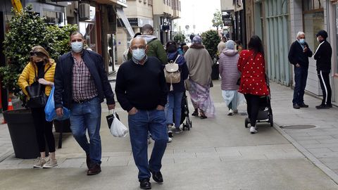 Imagen de la calle peatonal de Ribeira, concello donde la cifra de contagiados en 14 días roza los setenta