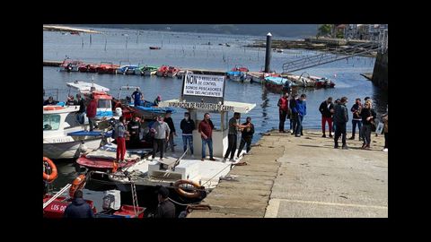 La protesta en el puerto de Carril