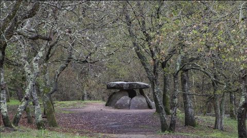 El dolmen de Axeitos, en Ribeira, es uno de los mejor conservados de la península ibérica