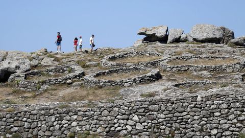 El castro de Baroña, en Porto do Son, está reconocido como BIC dentro de la categoría de zona arqueológica