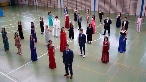 En el polideportivo del sexto instituto se realizaron las fotos de familia