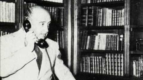 Franco en su despacho de Meirás