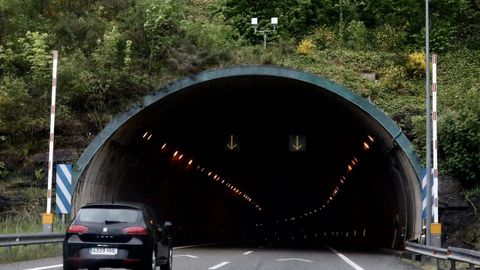 Se instaló diferentes tecnologías en las entradas y salidas del túnel, como la antena de encima