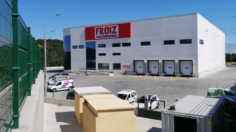 La primera nave de Froiz en el polígono de Barro, donde prevé contar también con un gran centro logístico