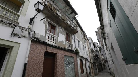 El Concello enviará órdenes de ejecución a dueños de Rosalía de Castro, muy abandonada