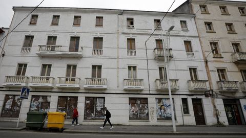 En el antiguo hotel Villa Dolores (Covas) han actuado los bomberos varias veces