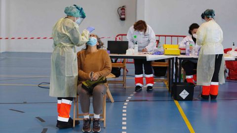 Este lunes concluyó en Ponte Caldelas el cribado con PCR para vecinos de 30 a 64 años. Estaban citadas 1.828 personas