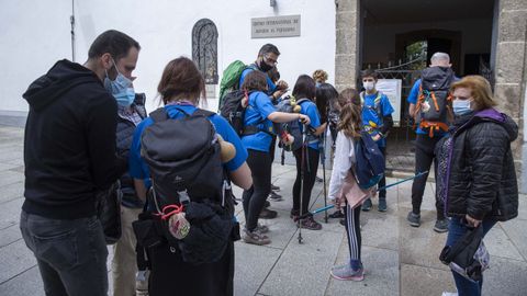 Los caminantes que llegan estos días a la ciudad valoran la tranquilidad y las pocas aglomeraciones que encuentran en la ruta