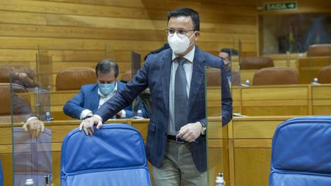 El conselleiro de Medio Rural, José González Vázquez, en el Parlamento de Galicia