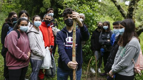 El alumnado de Maristas aprende a reforestar en Palmés