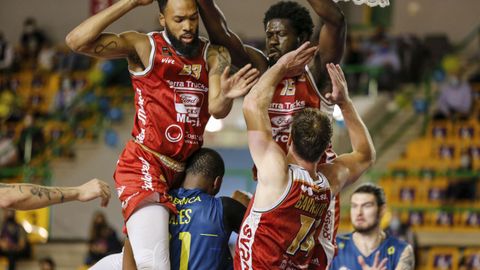Ambos equipos se jugaban cosas importantes: el COB, no descender y Murcia, plaza para el play off de ascenso