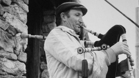 Celso Otero tocó la gaita en numerosas fiestas de la comarca de A Fonsagrada y le cedió una muiñeira a Luar na Lubre