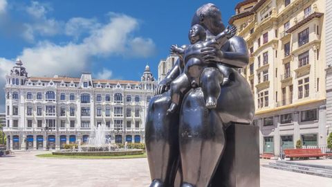 Estatua de La Gorda, en la plaza de La Escandalera de Oviedo