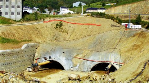 La construcción del túnel de Pedrafita do Cebreiro generó críticas por los accesos previstos