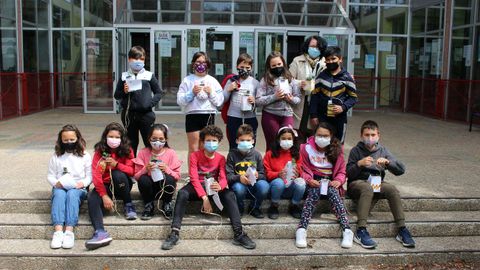 Los estudiantes recibieron sus plantas