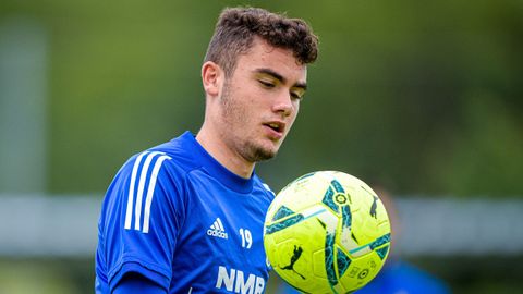 Álex Cardero, en un entrenamiento con el Oviedo