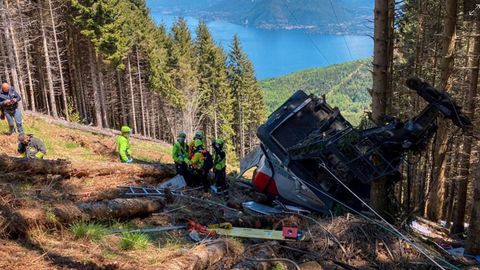 Restos del teleférico siniestrado en Italia