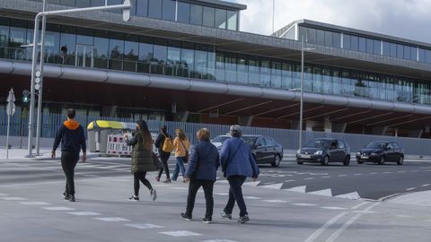 La apertura de la pasarela peatonal de la intermodal ha incrementado el paso de viandantes que cruzan Clara Campoamor