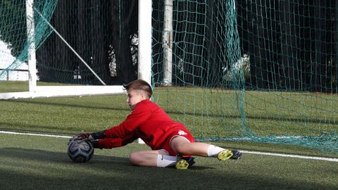 Álvaro, que destaca por sus reflejos, se confiesa seguidor de Iker Casillas y Gianluigi Buffon