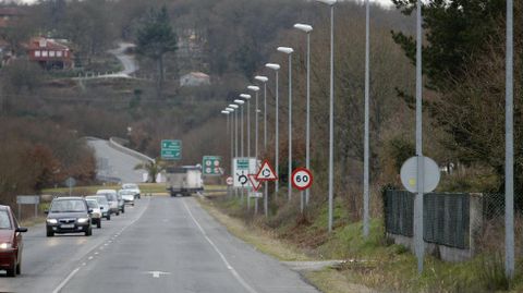 Uno de los accesos a la capitalidad de O Saviñao desde el corredor