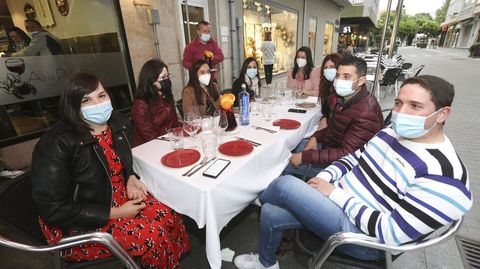 Desde ayer están ya permitidas las reuniones de hasta 10 personas no convivientes en exterior