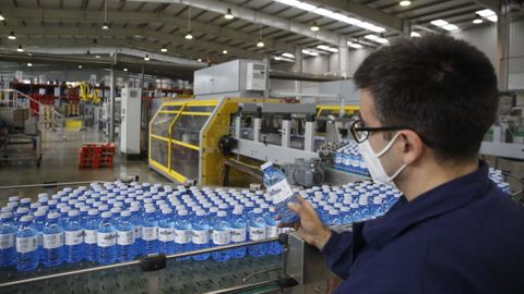 Fontecelta, con su planta en Sarria, exportó en el 2018 a países como las Antillas Holandesas o Senegal