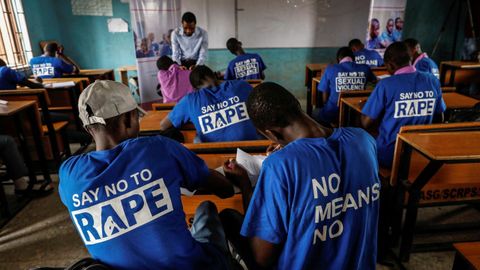 Estudiantes en una clase de Nigeria