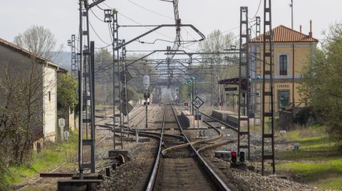 Vías de la línea ferroviaria Monforte-Ourense a la altura de Canaval