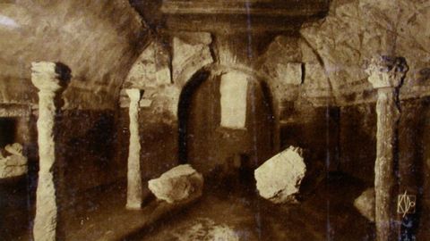 Foto anrigua del interior de Santa Eulalia de Bóveda