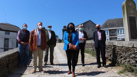 La presidenta del PP de Lugo, Elena Candia, junto a sus antecesores en el cargo provincial
