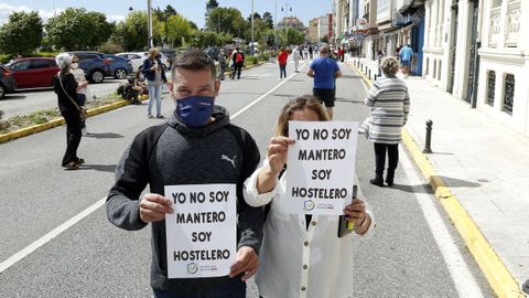 Protesta de los hosteleros por el cierre del municipio