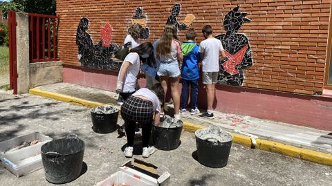 Un mural conmemora el 50 aniversario del IES Martaguisela