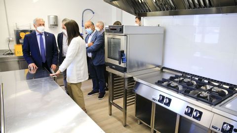 Acto de inauguración de la residencia de mayores que construyó la Diputación de Lugo en Pedrafita