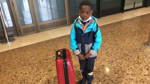 Henri Jesús, el niño senegalés que llega a Ferrol para que le operen los ojos