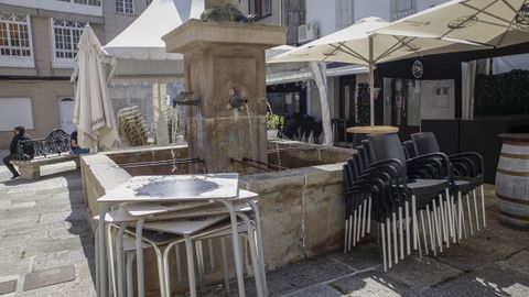 Fuente Catro Canos en la plaza Maura de A Pobra