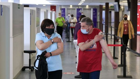 Continúa la vacunación masiva en el HULA