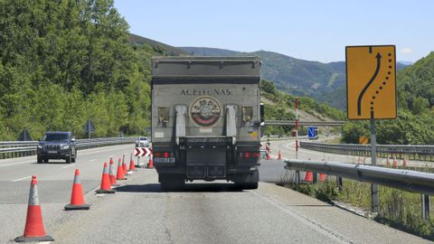 Cortes de carriles a la salida y entrada del túnel de Pedrafita
