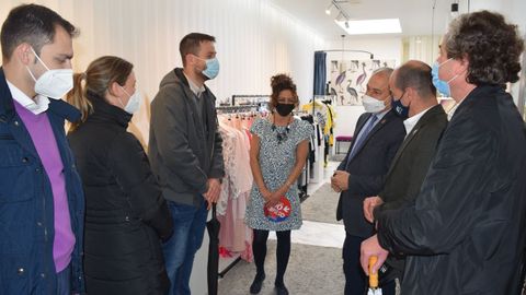 Visita del presidente de la Diputación a un comercio adherido al Bono Impulso