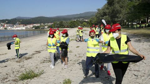 Programa Ludieduca de Jealsa y La Cruz Roja con motivo del día de los océanos en Barraña y o Areal