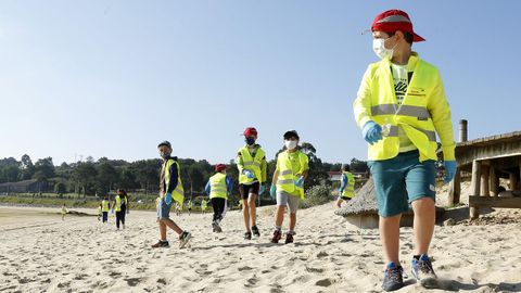 Programa Ludieduca de Jealsa y La Cruz Roja con motivo del día de los océanos en Barraña y o Areal