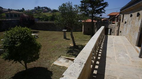 Los jardines desde la balaustrada interior del pazo