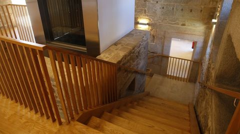 Escaleras de acceso al primer piso