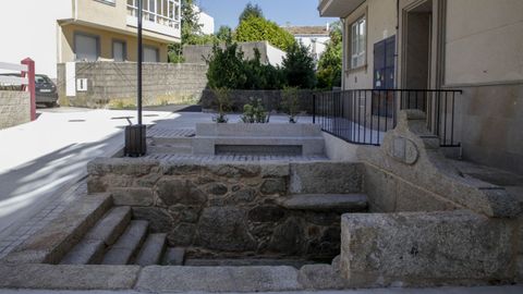 Entre las últimas facturas abonadas por el Concello de Porto do Son, que en el primer trimestre de este ejercicio pagó 1,8 millones a sus proveedores, figuran las que corresponden a la recientemente urbanizada calle de A Fonte de Portosín