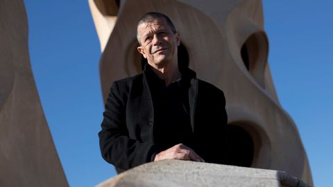 El escritor galo Emmanuel Carrère (París, 1957), retratado en Barcelona en noviembre del 2017.