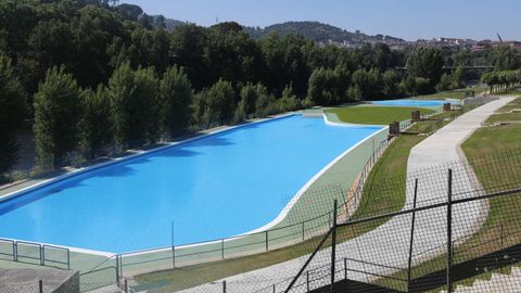 Los vasos de las piscinas de Oira ya están preparados para recibir a los bañistas