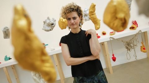 Alejandra Pombo, en una exposición en Ferrol