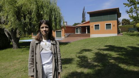 Isabel Arias, de housingcoruña, en una de las propiedades que gestionan en el área de A Coruña